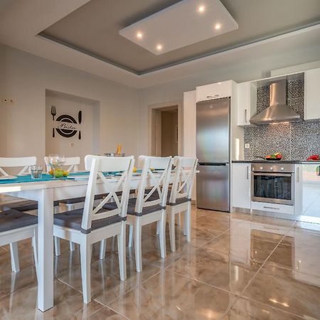 Natura Verde Villas Fiolitis Exterior photo