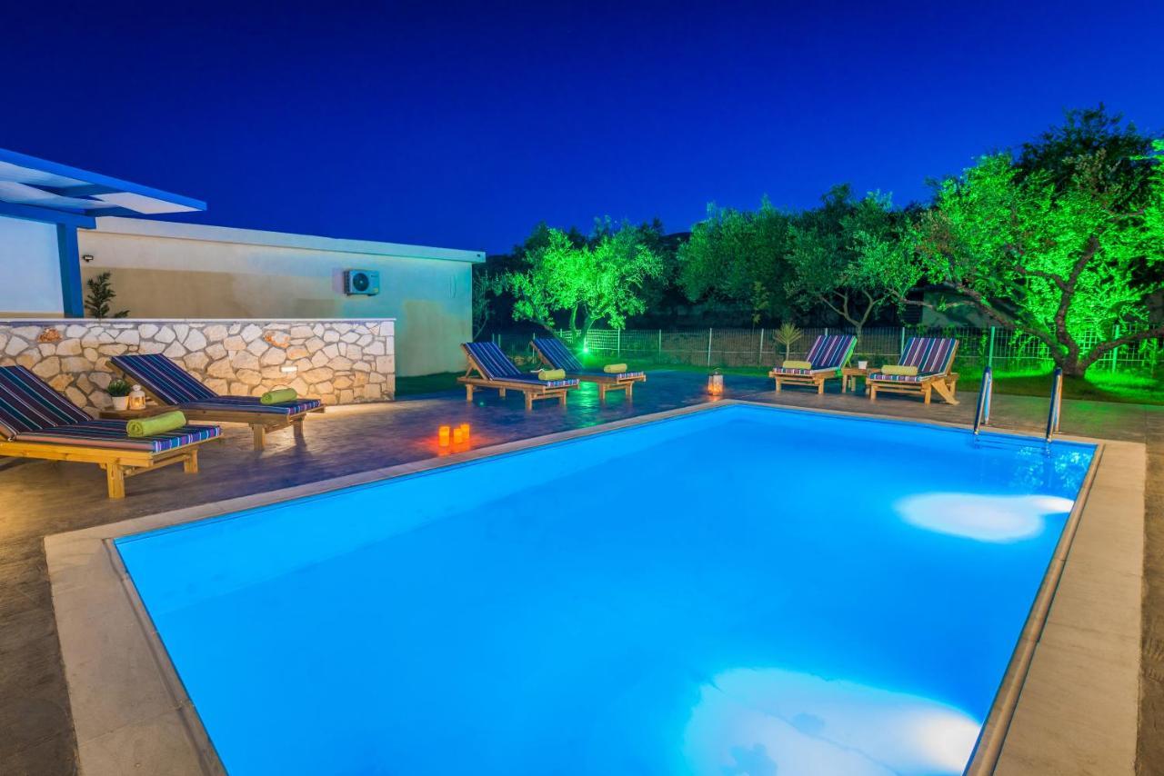 Natura Verde Villas Fiolitis Exterior photo