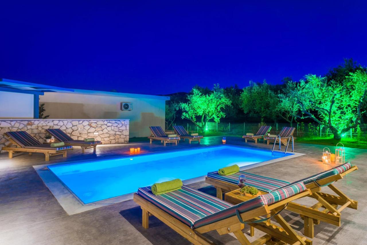 Natura Verde Villas Fiolitis Exterior photo