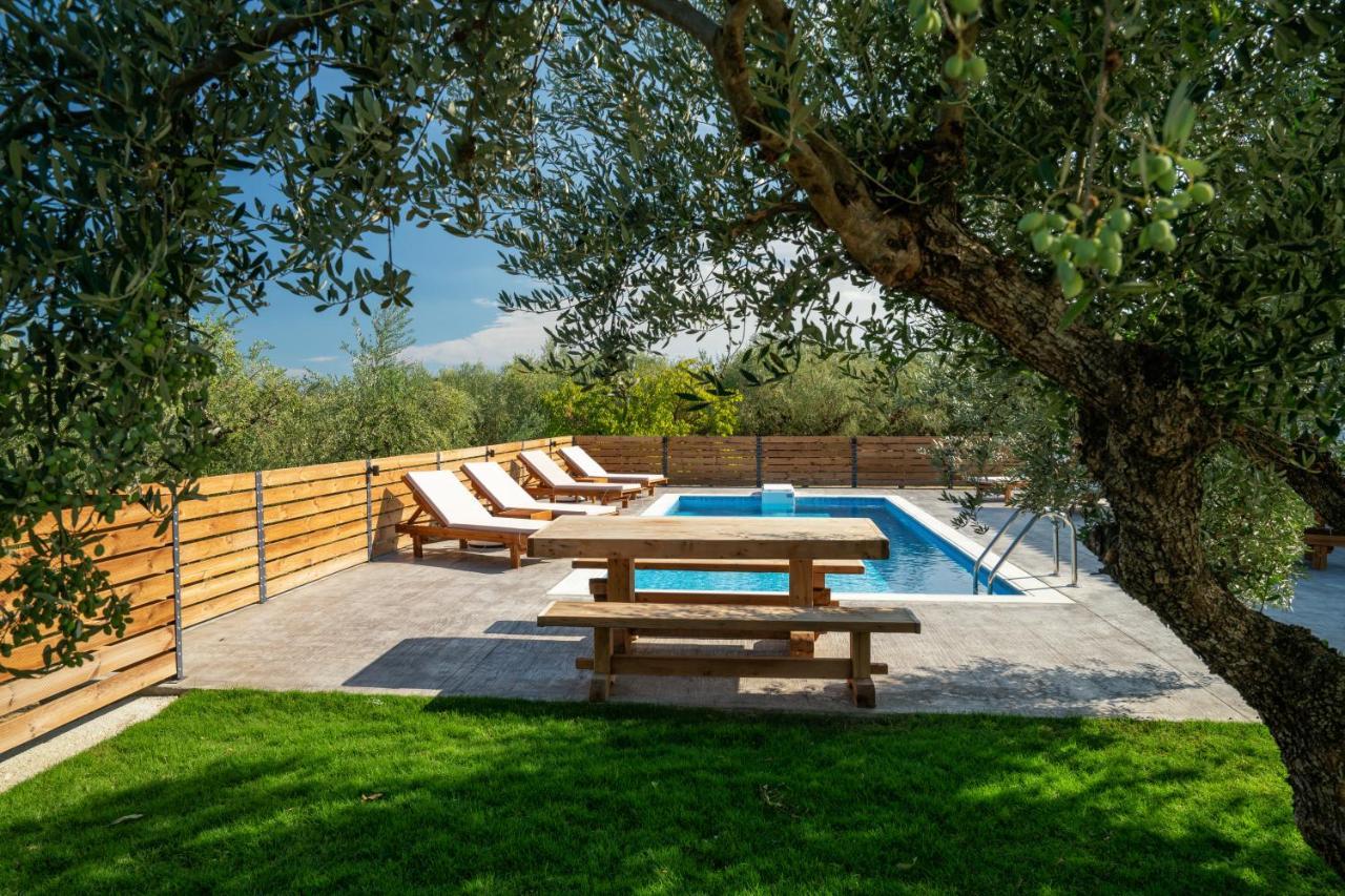 Natura Verde Villas Fiolitis Exterior photo
